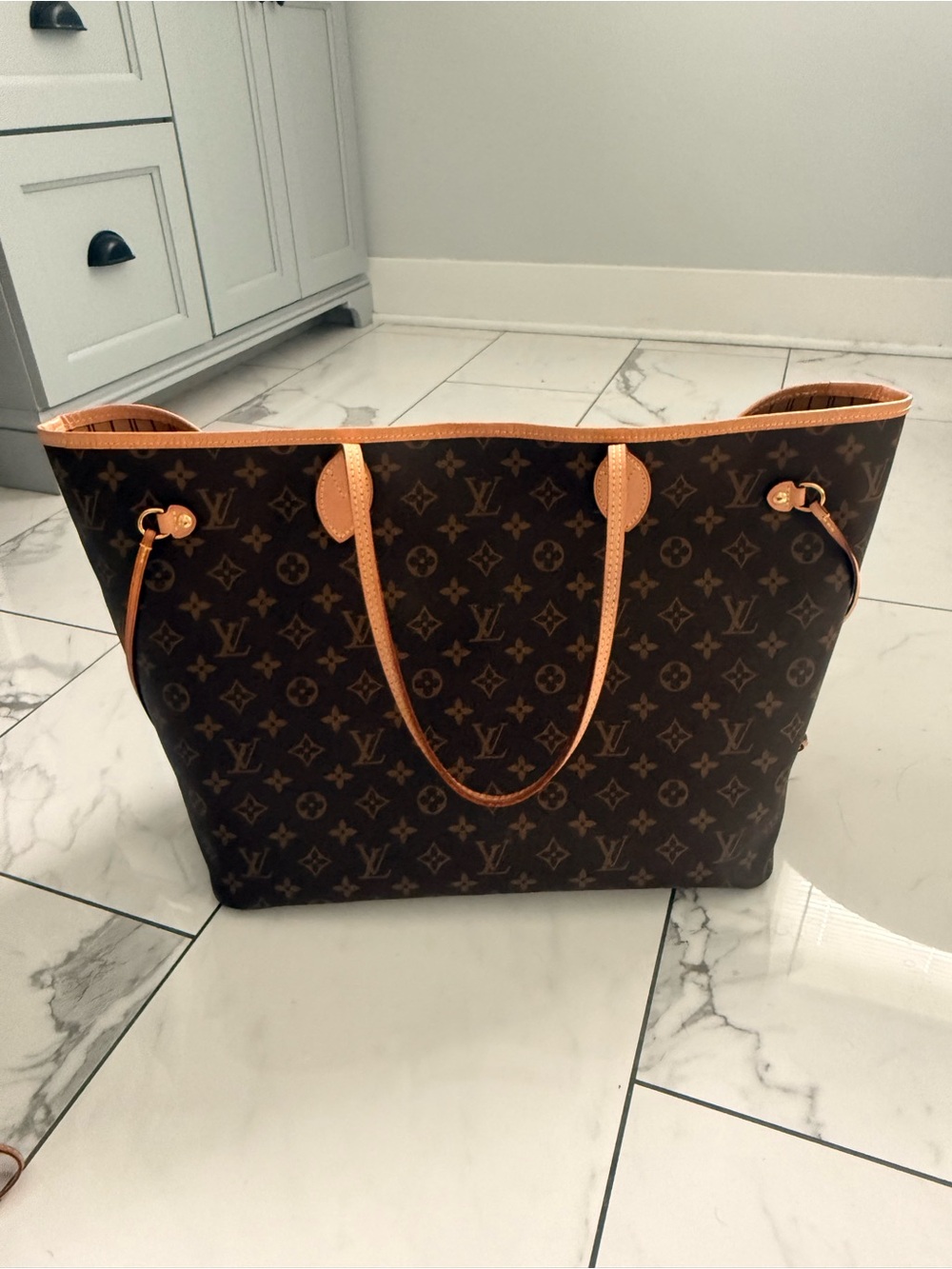 Louis Vuitton Beige Monogram Neverfull MM with Zip Pouch (~$1k under retail!) - Picture 5 of 14